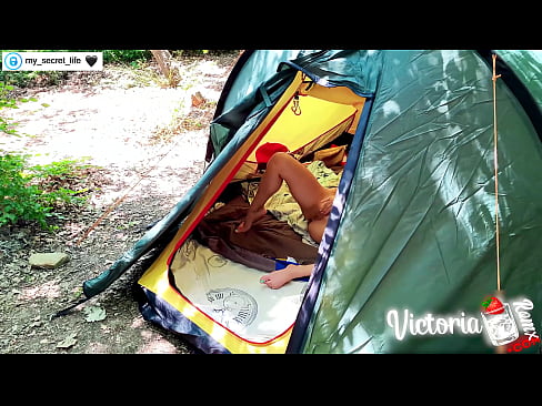 ❤️ Nakuha sa camera Madamdaming haltak off Stranger in a tent Porno sa amin ☑