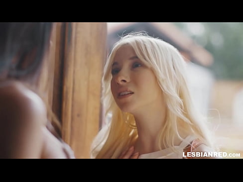 ❤️ Umuwi si Girl pagkalipas ng ilang buwan at kinain niya ang puki ng kanyang madrasta Porno sa amin ☑